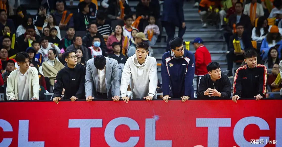 开云APP-崔永熙首秀2分、本土球员共18分、杜锋无奈摊手！广东73-89辽宁